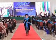 Wisuda ke 8, UBP Karawang Kukuhkan 378 Sarjana Dari 11 Prodi