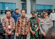 Personil TNI Lakukan Pengamanan RI 1 Resmikan Pabrik Baterai Listrik di Karawang