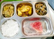 3.228 Siswa di Cikampek Terima Makanan Bergizi ! Dipantau Babinsa, Berikut Menunya..!!