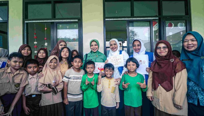Peringati HUT IWAPI Karawang, Bersama Pemda Persit Kodim dan PT Chang Shin Bagikan Makan Bergizi