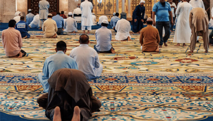 Subuh Berjamaah: Cahaya Spiritual di Tengah Gemerlap Dunia