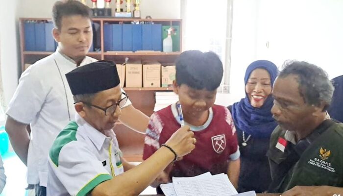 Baznas Karawang Salurkan Bantuan untuk Yatim dan Dhuafa di Karawang Timur