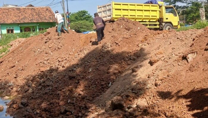 Masyarakat Keluhkan Pengarugan Dekat Polsek Kotabaru, Diduga Tak Kantongi Ijin