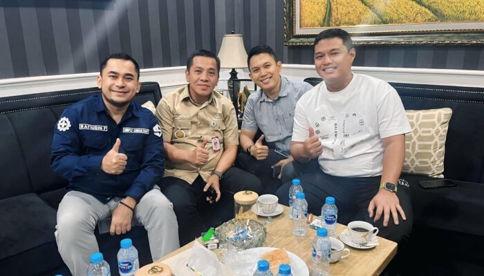 Bupati Karawang Tunjuk Bang Ayyubi dan H. Acep Kusandi Pimpin DKM Masjid Al-Jihad, Siap Wujudkan Pusat Peradaban Islam