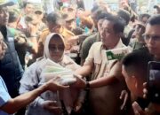 Tingkatkan Ekonomi Lokal, Bupati Aep Saepulloh Borong Produk UMKM dari Plawad