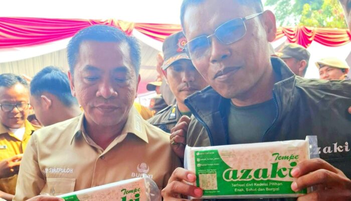 Tempe Azaki Binaan FKDB “Diserbu” Bupati Karawang di Acara Paten