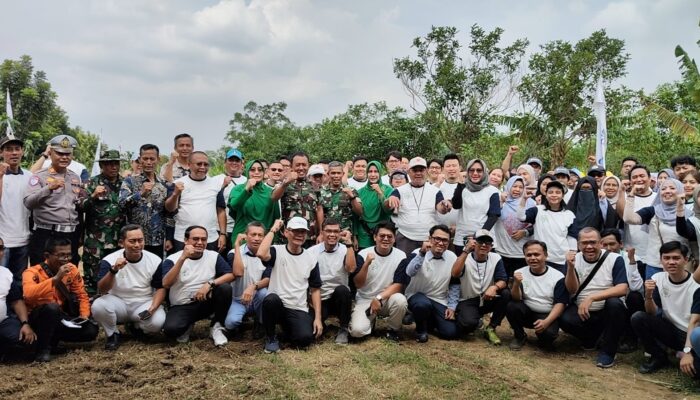 TNI Karawang Tanam Harapan, 250 Pohon di Walahar Perkuat Penghijauan dan Ketahanan Pangan
