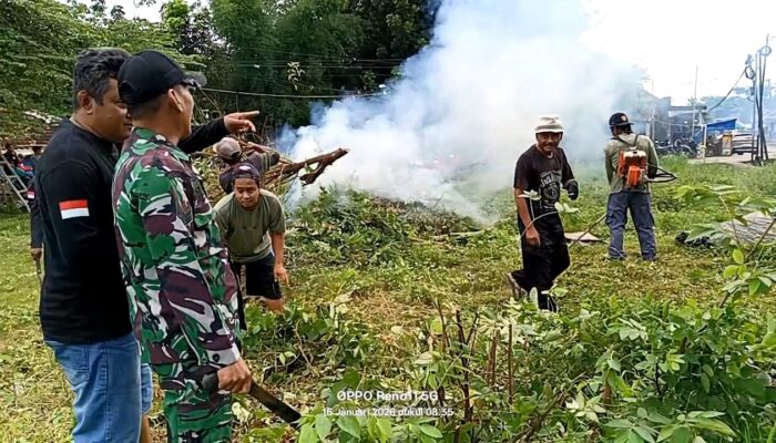 Gotong Royong! TNI Bersama Rakyat Siapkan Lahan Gerai KDMP di Karawang 