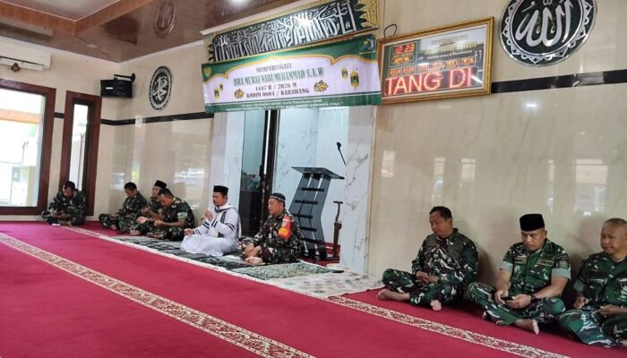 Peringati Isra Mi’raj, Ustaz Gledek Ajak Prajurit Kodim 0604/Karawang Bersihkan Hati Menuju Ramadan