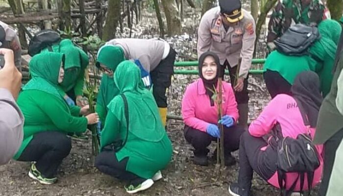 Persit Kartika Chandra Kirana Peringati HUT ke-80 dengan Gerakan Indonesia Asri