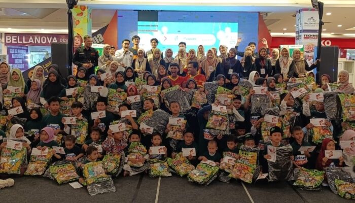 Ayyubi Foundation Ajak Puluhan Anak Yatim Belanja Baju Lebaran