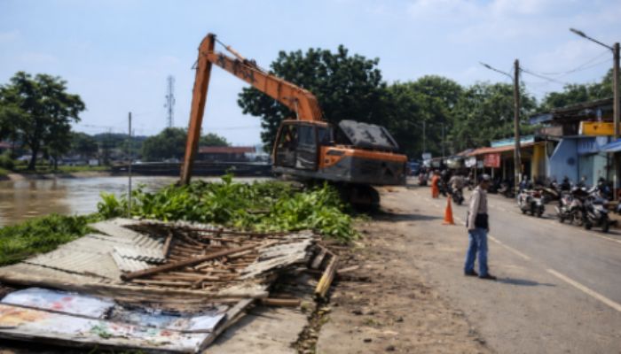 Strategi Unik PJT II, Manfaatkan Lumpur Pengerukan untuk Perkuat Tanggul dan Halau Bangli