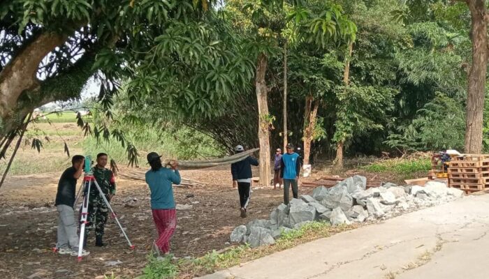 Kodim 0604/Karawang Kebut Jembatan di Atas Sungai Ciherang
