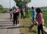 Jumat Bersih di Kutawargi, TNI dan Warga Kompak Percantik Akses Jalan Desa