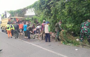 Aksi Cepat Koramil 0411/Telukjambe Atasi Sampah Liar di Kaumjaya