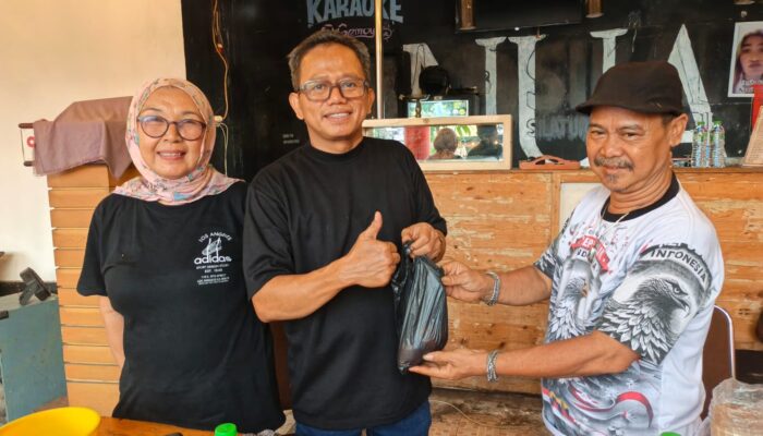 DPC MOI Karawang Berbagi Daging Kurban, Tebar Kepedulian di Hari Raya Iduladha 1447 H