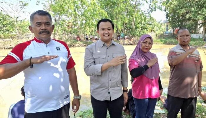 Ketua RW 07 Plawad Gelar Syukuran Mancing Gratis untuk Warga