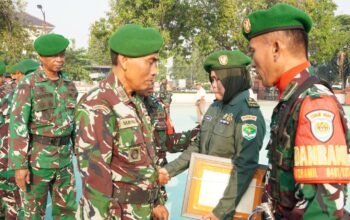 Suasana Haru Warnai Pelepasan Pelda Dewi Farida di Makodim 0604/Karawang