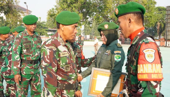 Suasana Haru Warnai Pelepasan Pelda Dewi Farida di Makodim 0604/Karawang