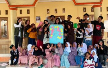 Mahasiswa KKN Unsika Buka Pojok Literasi di Desa Kemiri, Manfaatkan Jadwal Mengaji Anak