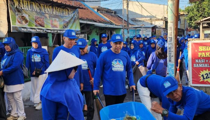 Peringati HUT ke-25, DPC Demokrat Karawang Luncurkan Gerakan Langit Biru Indonesia Asri