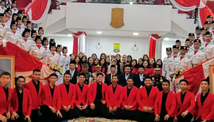 Padus SMAN 5 Karawang Tampil di Rangkaian HUT ke-81 RI, Nurul Aini: Terus Bersemangat Ukir Prestasi