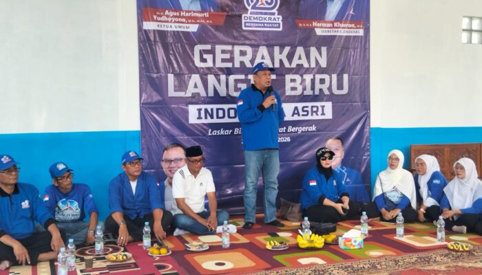 Pekan VII Gerakan Langit Biru Indonesia Asri, 120 Warga Gotong Royong Percantik Balai Warga Wancimekar